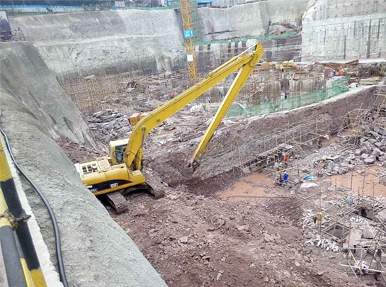 ���̰���