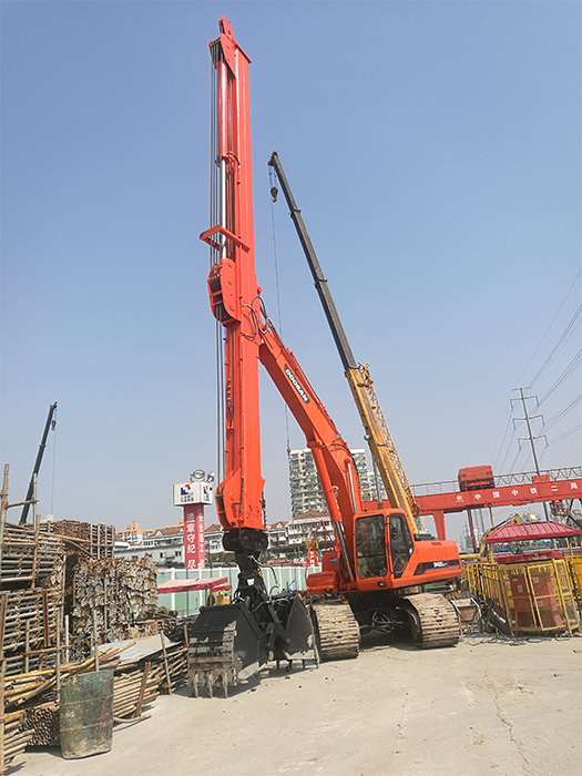 �������ھ������