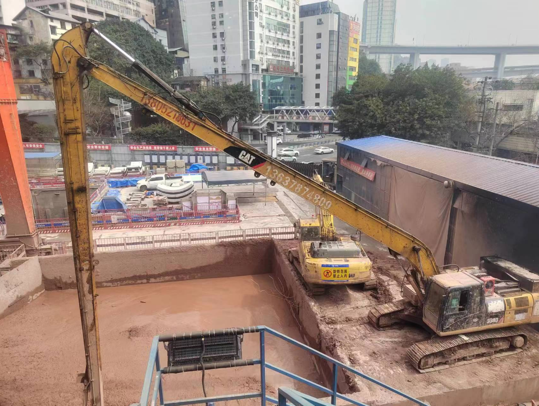 �����ھ������